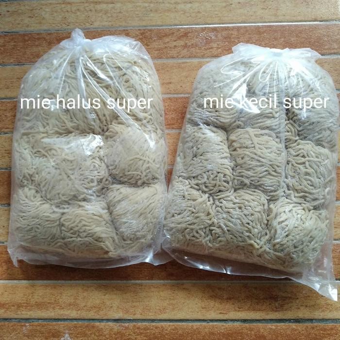 

Mie mentah telur ayam Super 168 :halus/Kecil, gepeng kecil, Lebar.