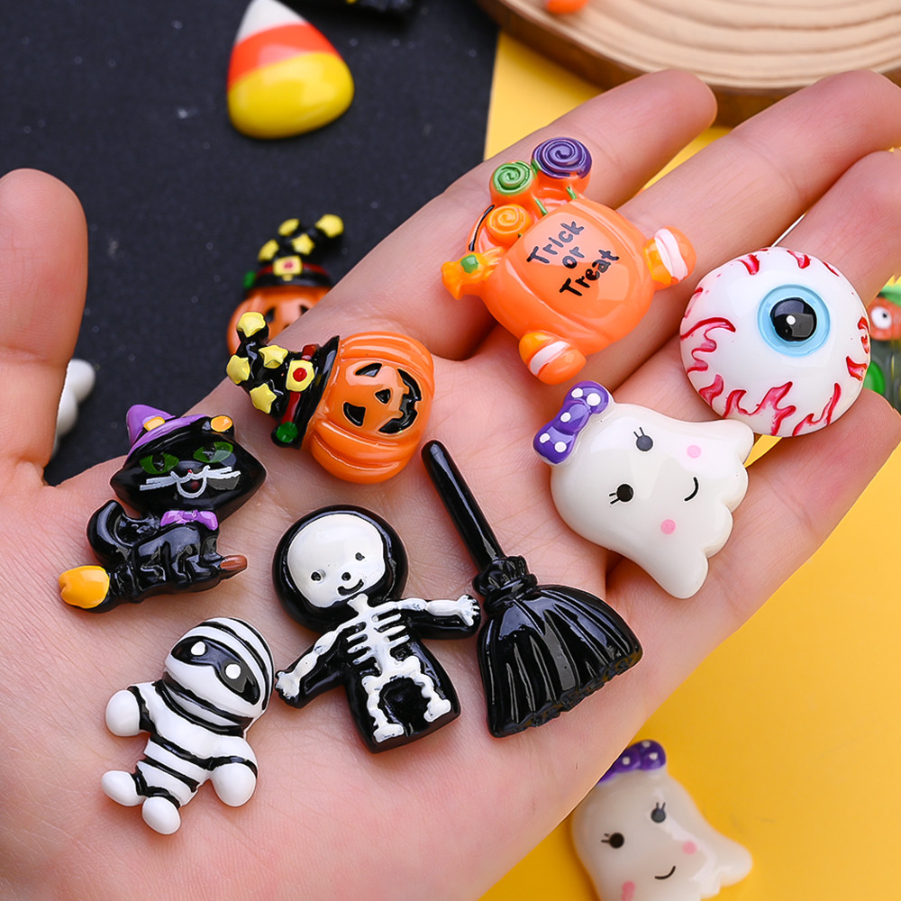 

Random 5pcs Halloween Series Flat Back Resin Patch for DIY Holiday Decoration