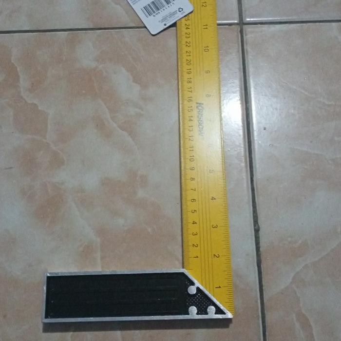 

Krisbow 35 Cm Penggaris Siku