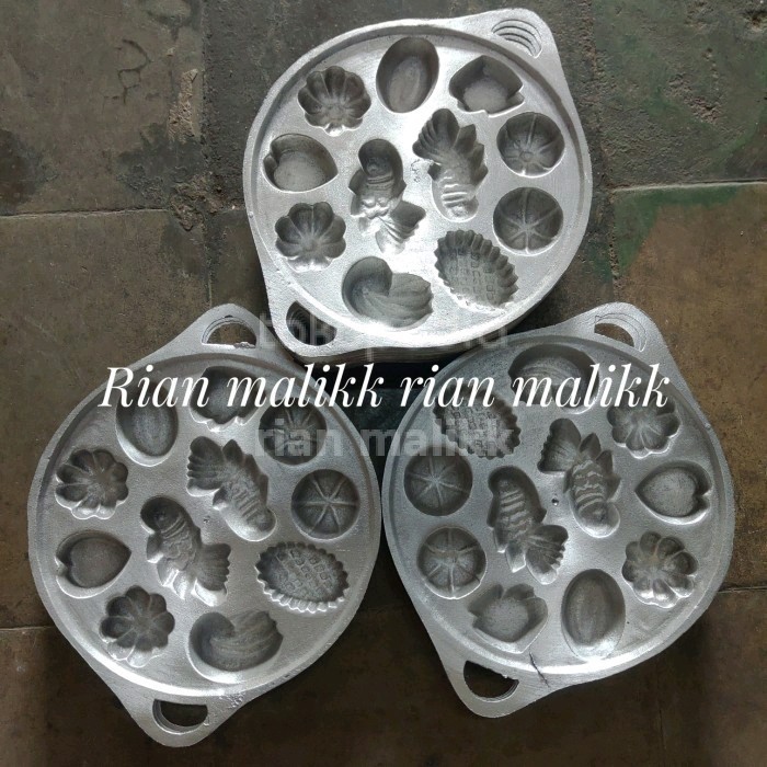 

TERJUAL cetakan kue cubit isi 11 lubang bahan aluminium anti lengket
