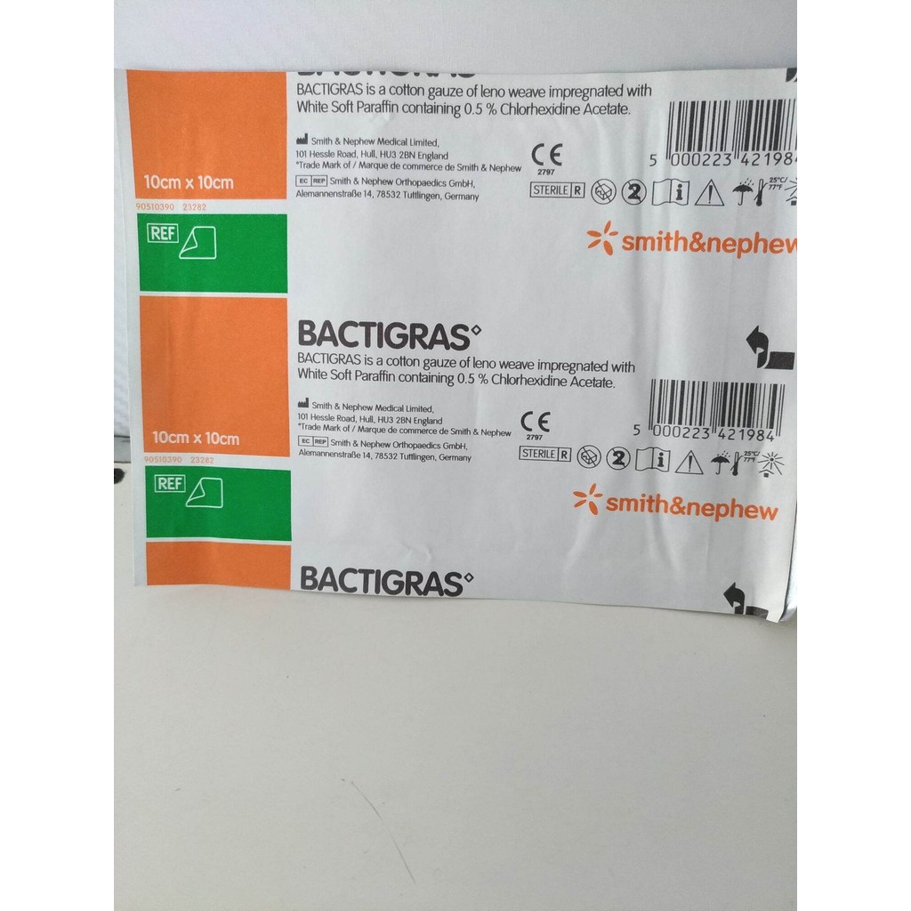 BACTIGRAS bactigrass baktigrass baktigras bakti bacti grass gras 10x10 cm plester dressing putih luk