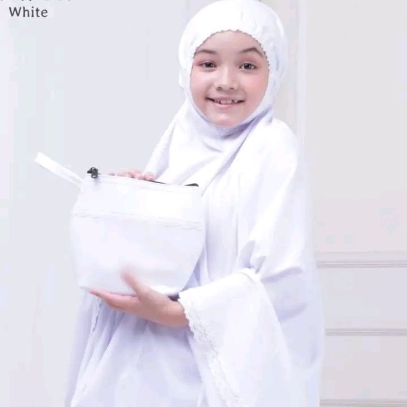 Mukena anak putih