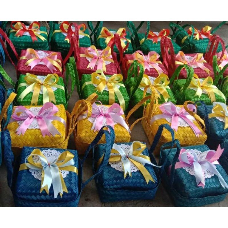 

Besek jinjing warna plus pita ukuran 20 cm | Kerajinan Handmade Besek Pordjo