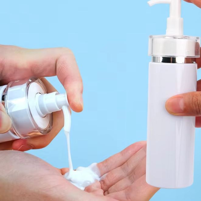 

Refillable Travel Cosmetic Pump Bottles - 100/120/150/200ml Press-Type Containers for Lotion & Makeup - Women's Portable Empty D