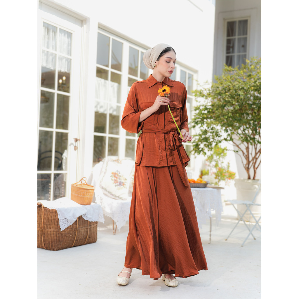 Heaven Lights - Zayna Set - One Set Kemeja dan Rok Wanita