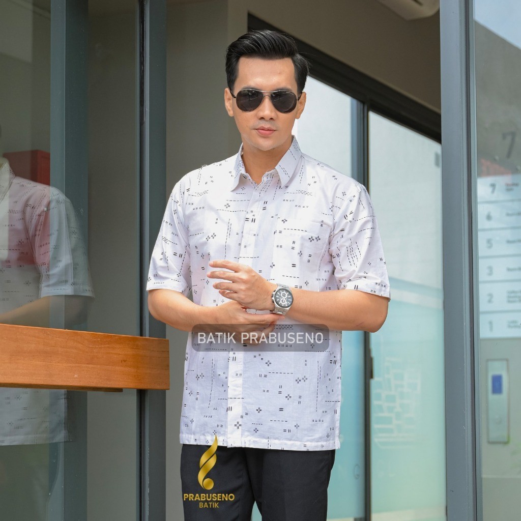 RAYAN PUTIH BATIK PRABUSENO BAJU PENDEK KEMEJA PRIA REGULER KATUN PRINTING HEM SERAGAM KANTOR KANTOR