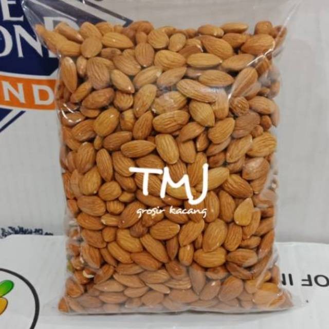 

KACANG ALMOND MENTAH KUPAS PREMIUM 1KG (uk 27/30)