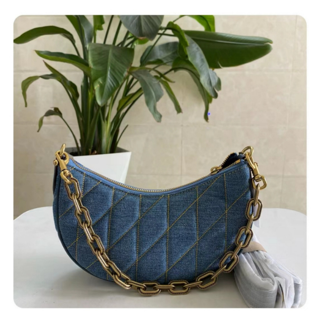 New Counter ORI COACH CR679 Kouchi New Women's Underarm Bag PILLOW Quilted MIRA Shoulder Bag