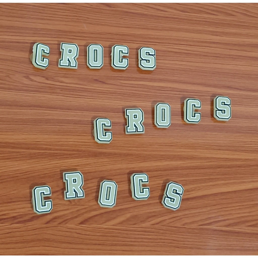 Charms Jibbitz Crocs Huruf  Pin Sandal Glow In The Dark