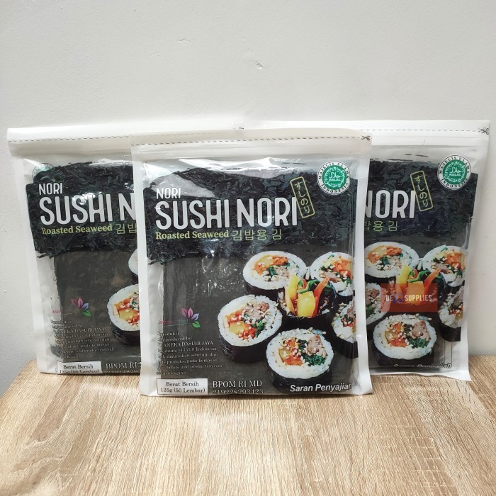 

Sushi Nori Gold 50 lembar - Rumput Laut Seaweed Kimbap Java Halal MUI - Nico Nori