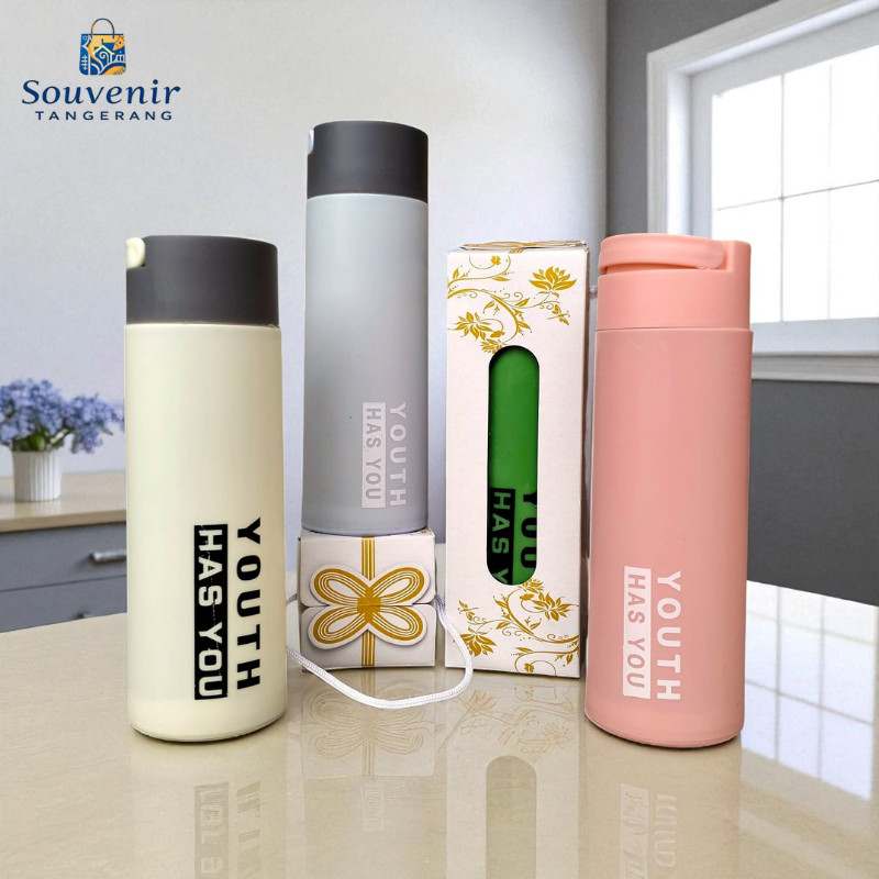 Botol Souvenir Botol Kaca Youth Has You Botol Minum Oanas dan Dingin Box Motif Mika