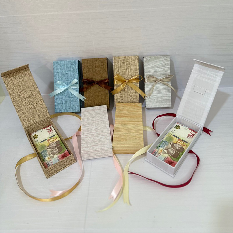 

Money Box | Box Amplop | Kotak Uang | Kotak Kado | Hampers15,5cm x 7cm x 2cm)