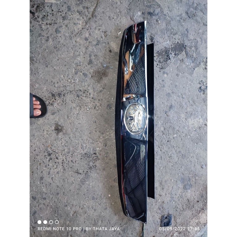 aksesoris variasi Lis bagasi Trunklid alphard vellfire