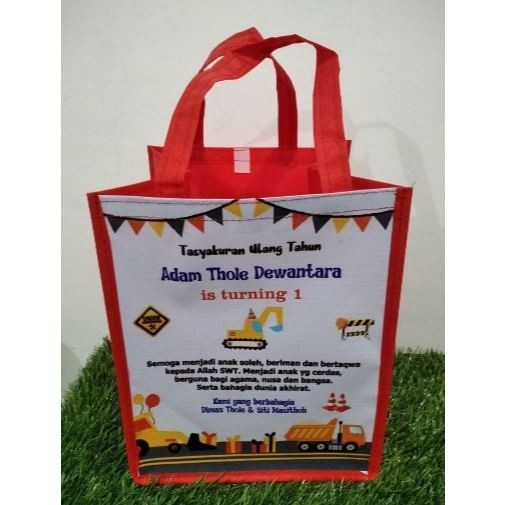 

cod Tas Ultah Kotak/ Tas Souvernir/Tas Berkat Ukuran P25 L25 T30