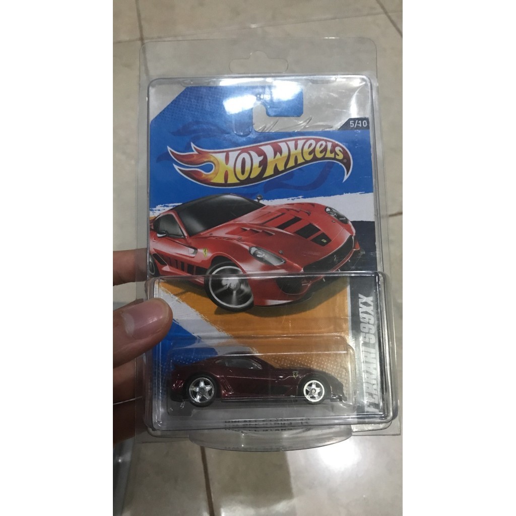 Hot wheels treasure hunt ferrari 599xx merah very limited item.