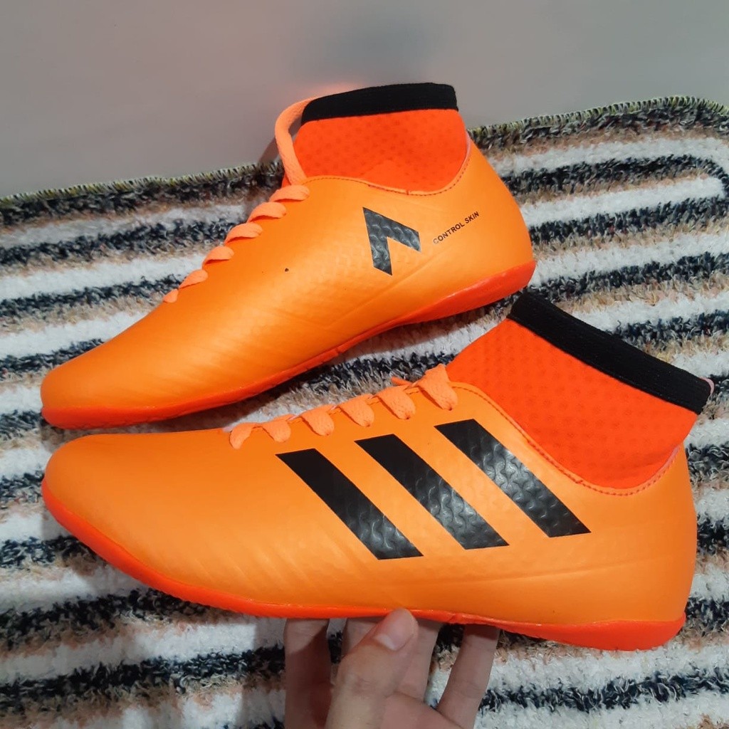 Sepatu Futsal Adidas Predator Spatu Futsal Putsal Footsal Adidas Predator terbaru 2023