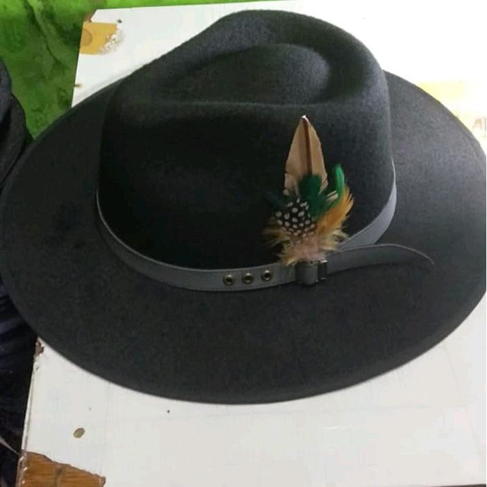 Topi laken raisa bulu merak - Hitam, S