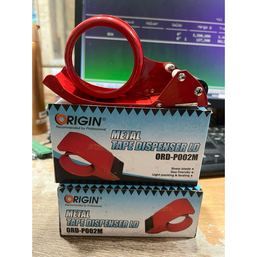 

Metal Tape Dispenser Origin