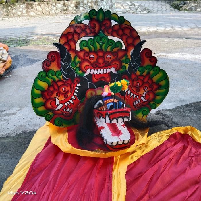 

* Mainan tradisional barongan caplokan devil kayu no.3 kain panjang anak 8-12 tahun jaranan kuda lumping *