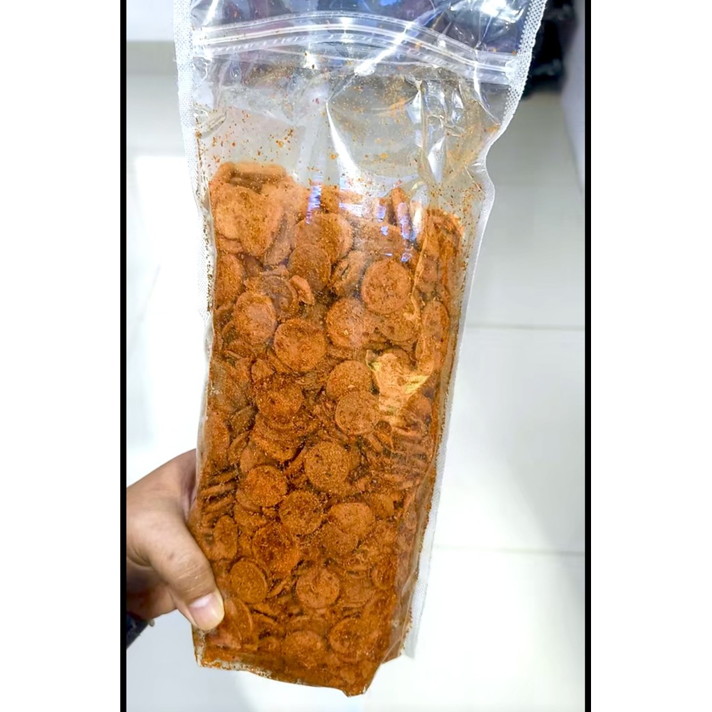 

Cemilan Keripik Sosis Goreng Pedas 200 GR Pedas Gurih Camilan Viral Keripik Cemilan Sosis Enak Pedas