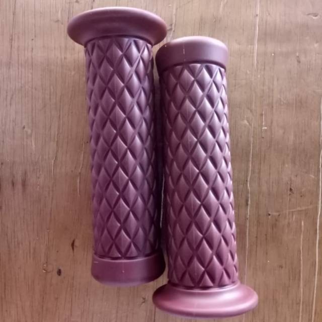 AKSESORIS SEPEDA MOTOR Handgrip handfat grip model wajik diamond merah pnp semua motor NEW PRODUK