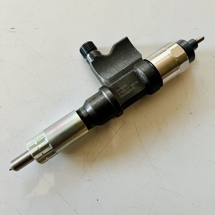 INJECTOR ASSY ISUZU NMR81 ELF EURO 4 4JJ1 NOZZLE INJECTOR ASSY ISUZU NMR81 EURO 4 295050-3360 Origin