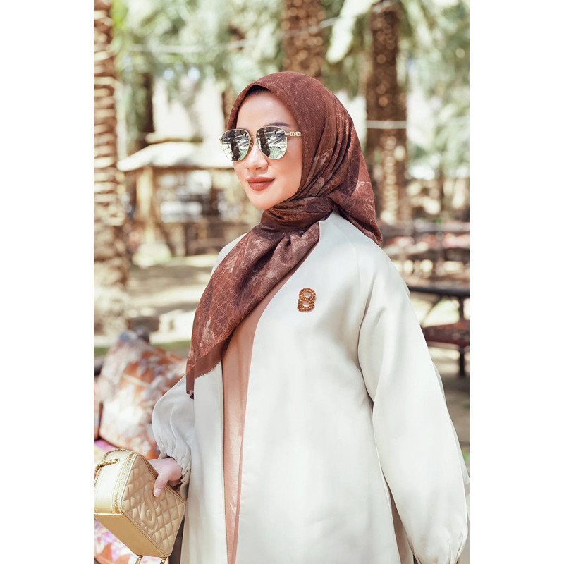 Buttonscarves Medina 2 Square