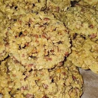 

peyang kacang (peyek kembang goyang)