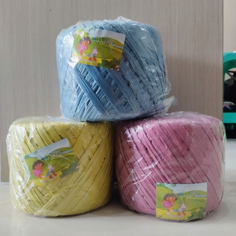 

Tali Rafia Cap Dora 1kg [WARNA RANDOM]/Tali Rafia 1kg/Tali Pengikat - ARM