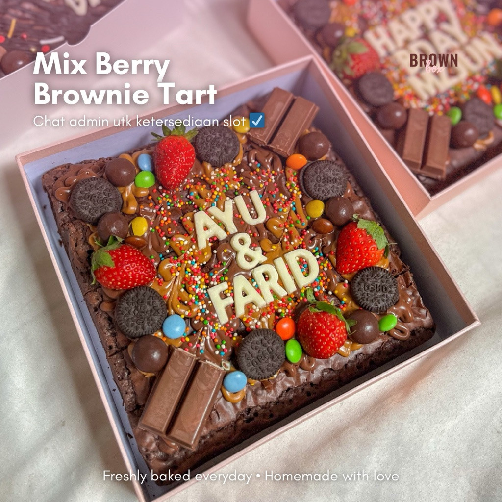 

Mix Berry Fudgy Brownie Tart (18x18cm)
