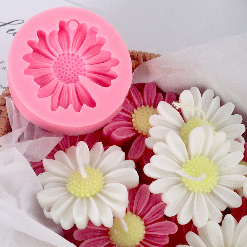 

DIY Daisy Candle Silicone Mold Flower Candle Wax Mould Soap Resin Plaster Cake Molds Car Aromatherapy Pendant Making Home Decor
