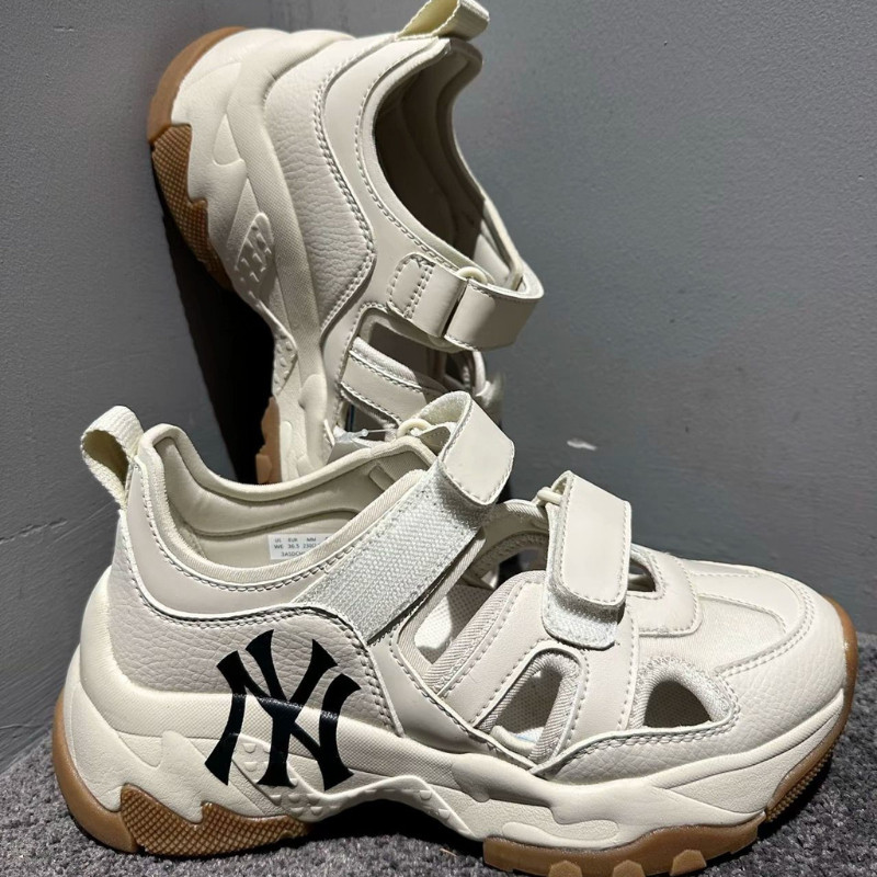TERLARIS100% BNIB Original Sepatu Sandal MLB BigBall Chunky Mask New York White sandal anti slip wan