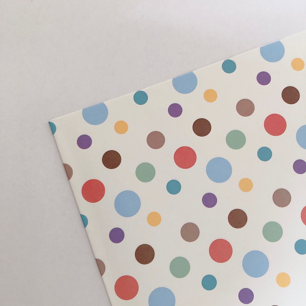 

Kertas Kado Putih Polkadot Warna Warni