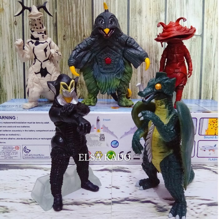 Mainan boneka figure ultraman Monster set 5 miniatur power ranger