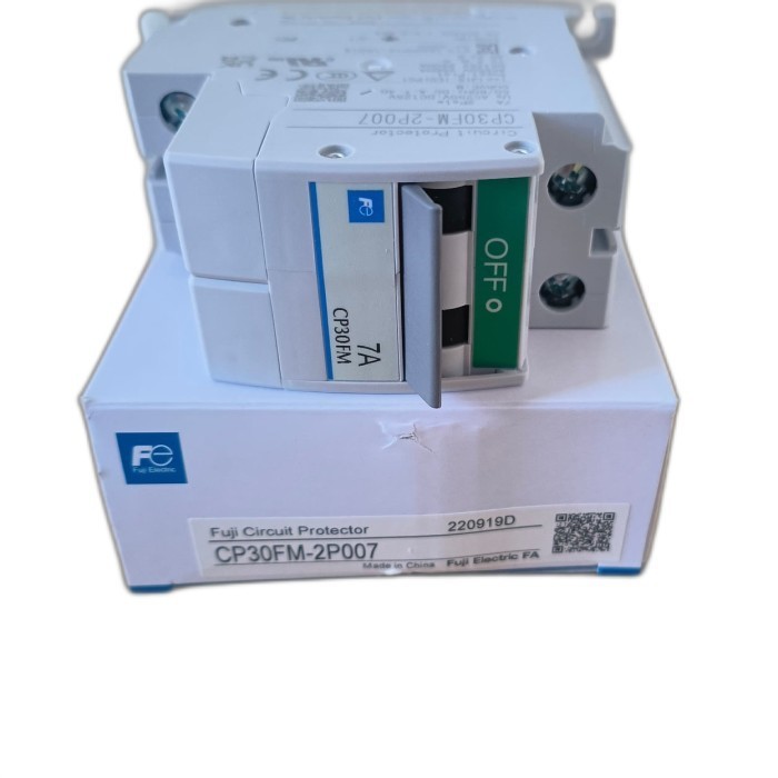 AC99 CP30FM-2P007 CP30FM 2P007 CIRCUIT PROTECTOR