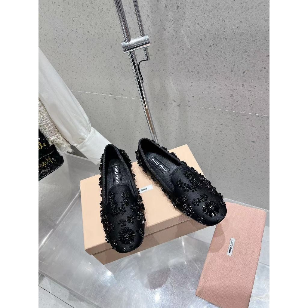 New Counter ORI Miumiu's round toe handmade nail embroidery diamond bead flower flat bottom loafers