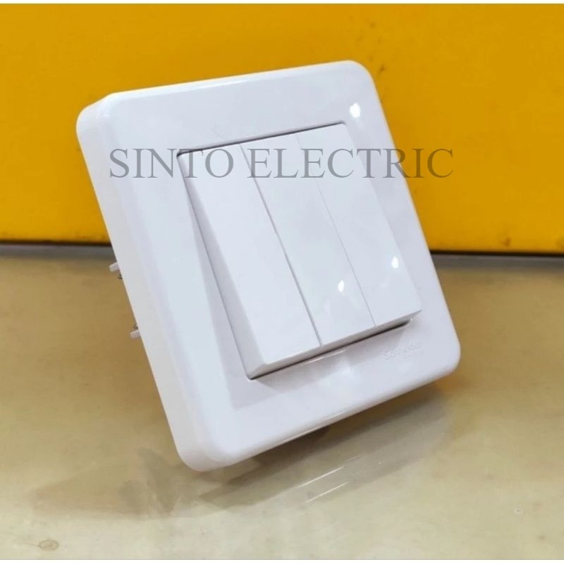 SCHNEIDER LEONA Saklar 3 Gang 1 Way Saklar Triple 1 Arah LEONA