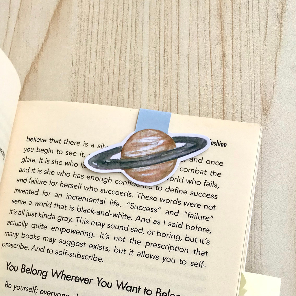 

Pembatas Buku Artonea Magnetic Bookmark