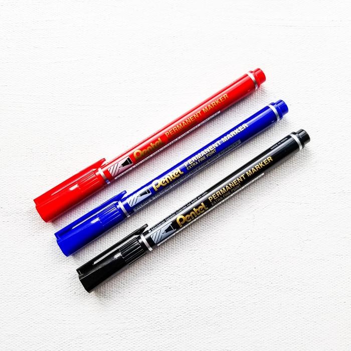 

Pentel Permanent Marker Extra Fine NF450 - Red