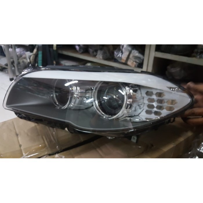Lampu depan kiri BMW F10 bixenon