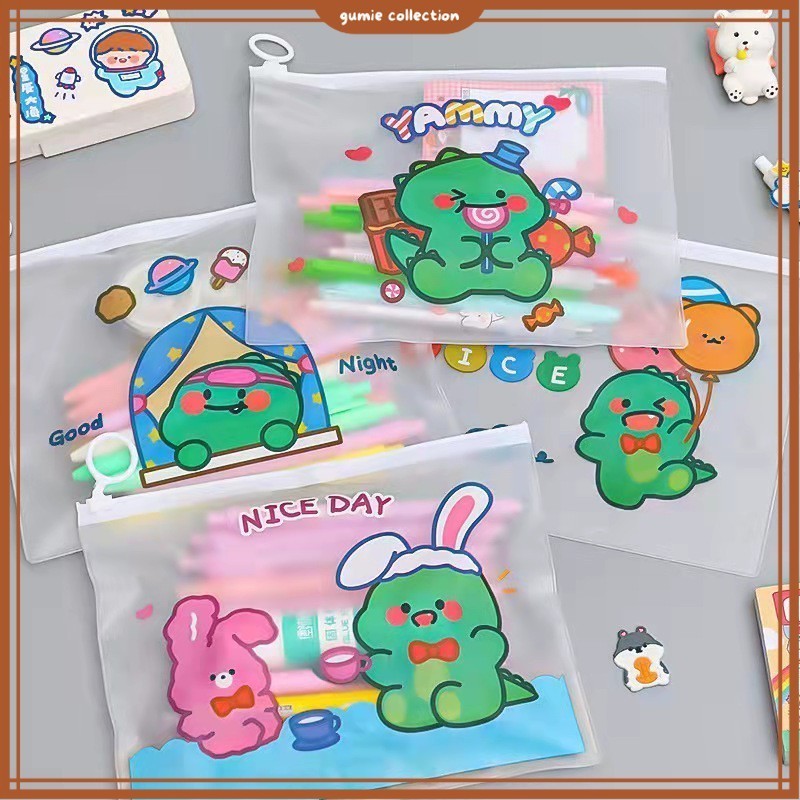 

GC - TEMPAT PENSIL ZIPLOCK MOTIF DINO LUCU TRANSPARAN / KOTAK PENSIL ALAT TULIS DINO