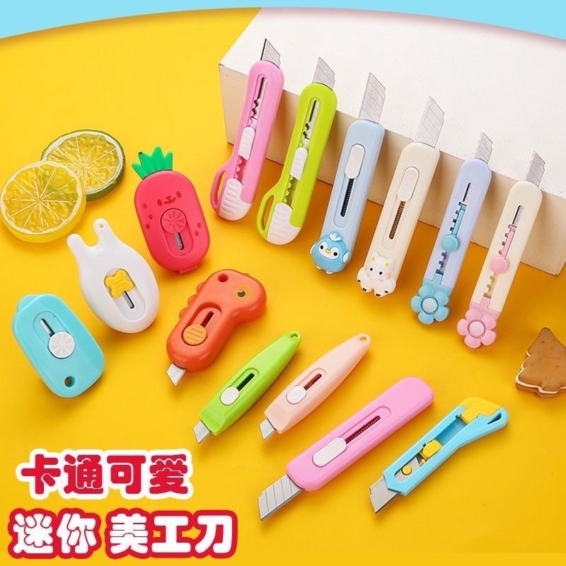 

Cutter Mini Cutter Giraffe DELI (Bentuk Jerapah lucu warna/i) + tutup