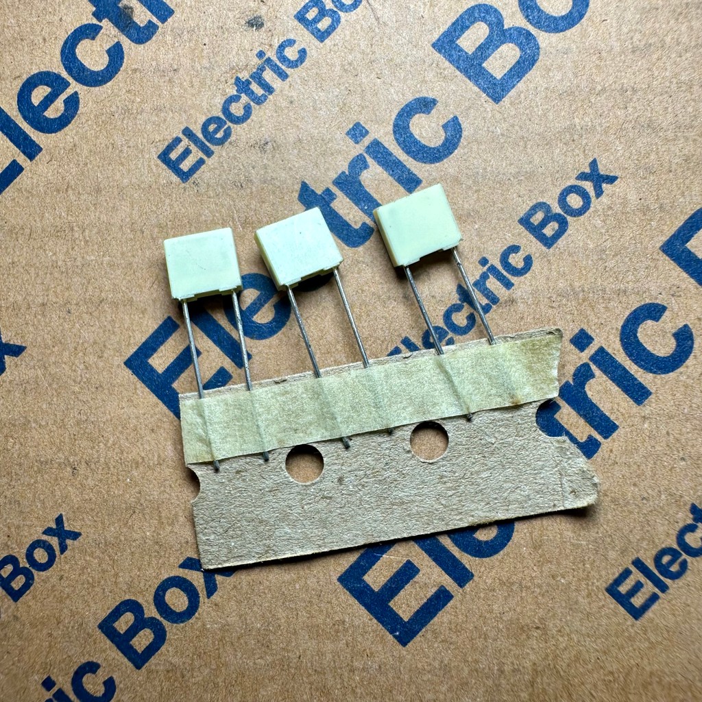 kapasitor 122 1n2 100v mkm