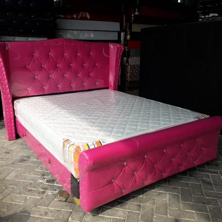 Dipan Divan Tempat Tidur Sandaran Jaguar Double Sandaran Plus Laci Bahan Bludru