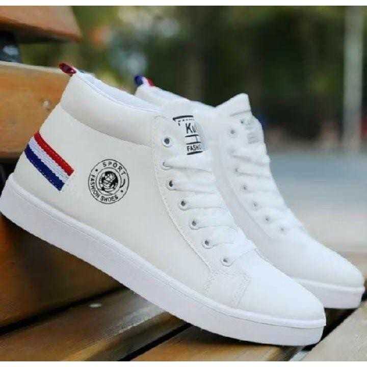 Sepatu boots pria sepatu sneakers pria tyerbaru sepatu pria model di atas mata kaki terbaru hits bes