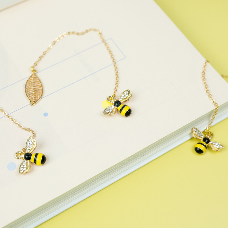 

The bees and leaves Bookmarks for Books Stationery Novelty Cute Metal Bookmark Cartoon Book Markers School office Stationery