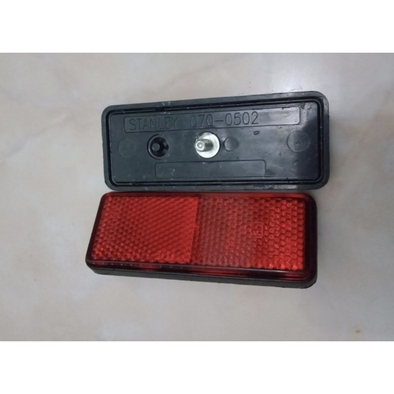 Reflector bumper mata kucing bemper suzuki apv all tipe stanley original