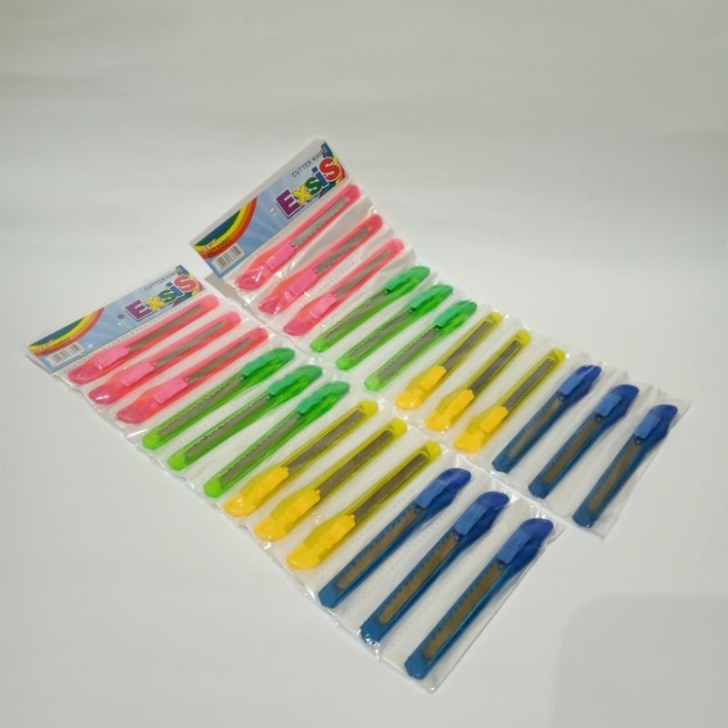 

[GG] CUTTER BESAR & KECIL SATU RENCENG ISI 12 PCS SERENCENG