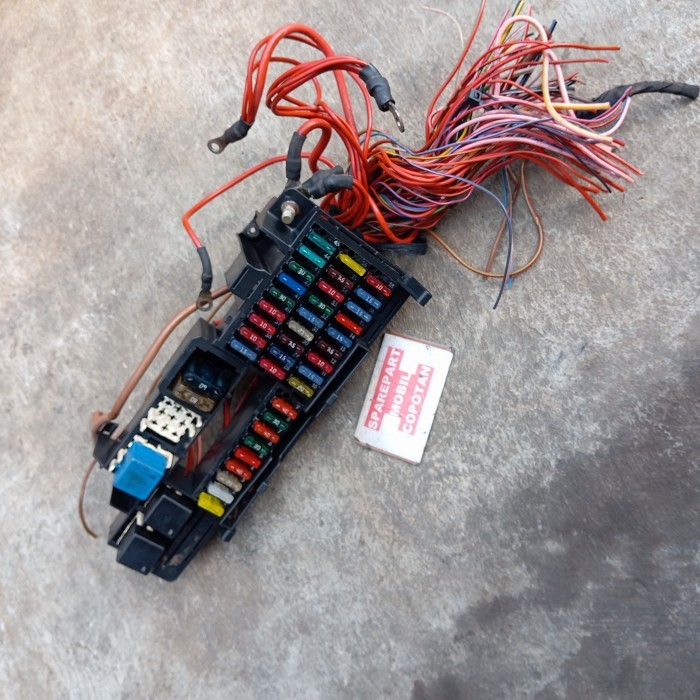 Fuse box sikring / Relay Mobil Mercy A-class A140 w168 original copotan