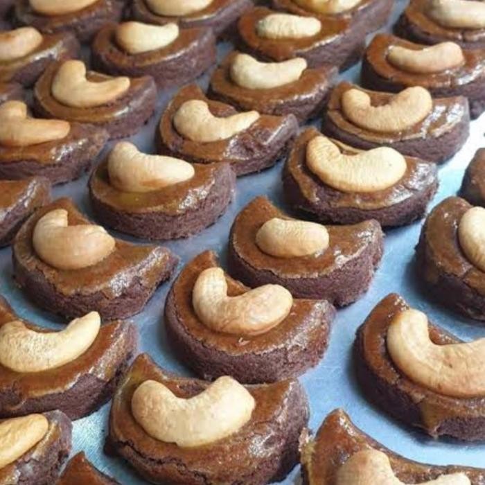 

dijual_Coklat Mede Cookies Toples Tabung 600ml